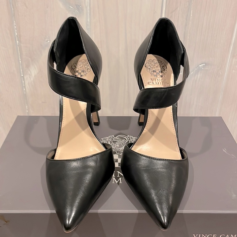 Vince Camuto black pointy leather strap heels 👠